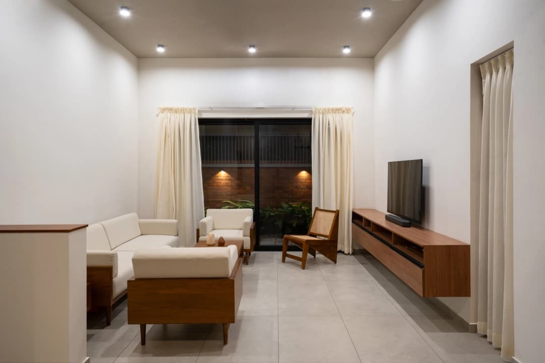 Dr Rachel Daniel image 36