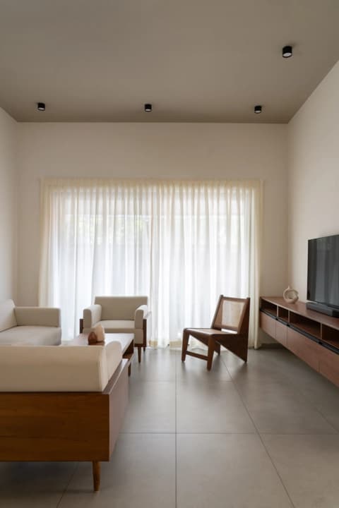 Dr Rachel Daniel image 5